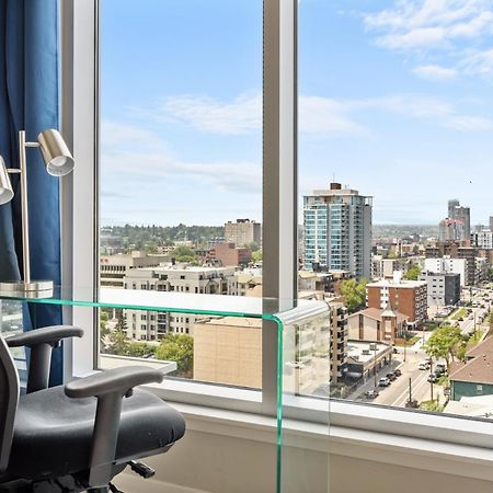City Centre Retreat - 1Br Condo With Desk 卡加利 外观 照片