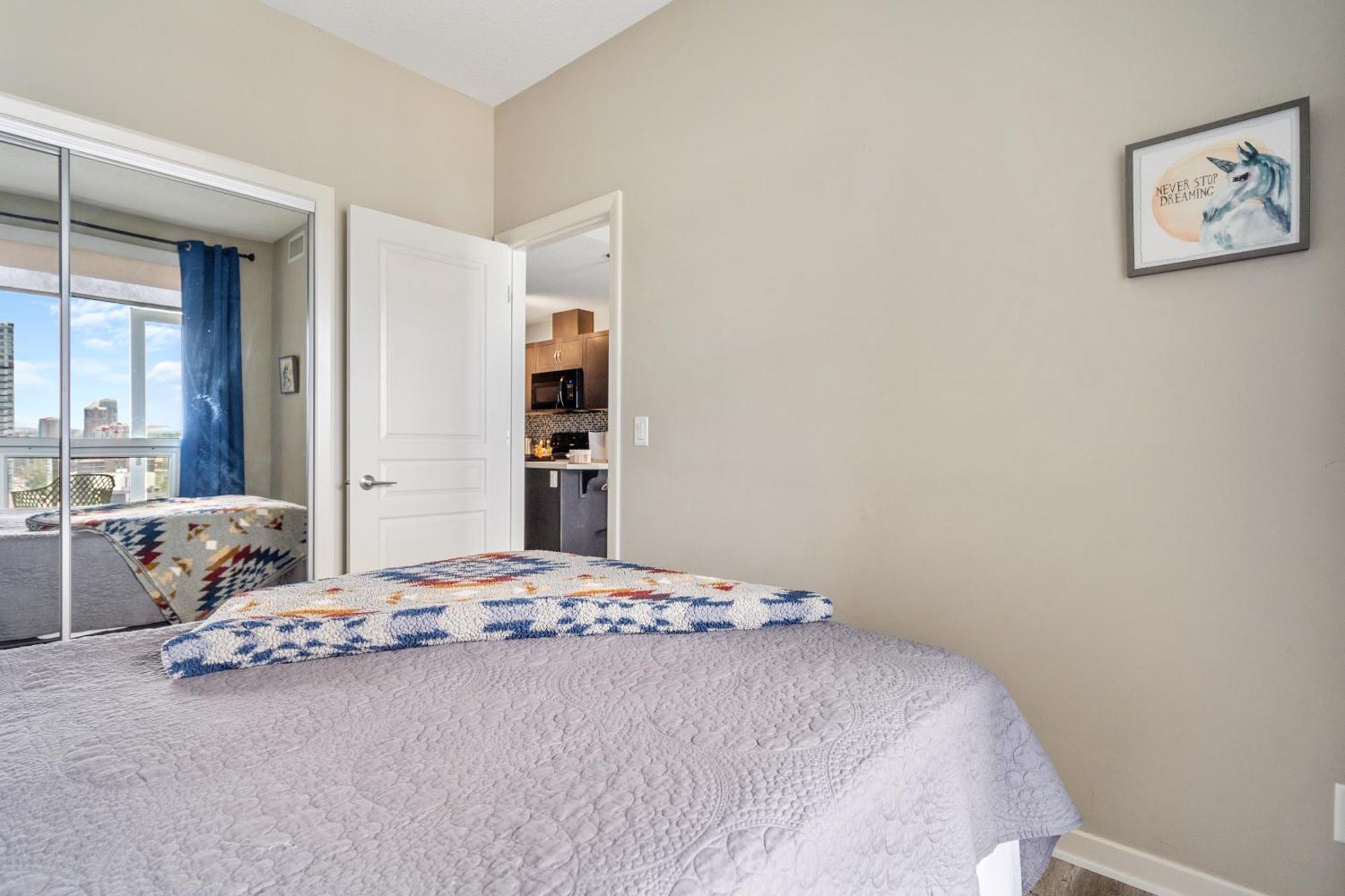 City Centre Retreat - 1Br Condo With Desk 卡加利 外观 照片
