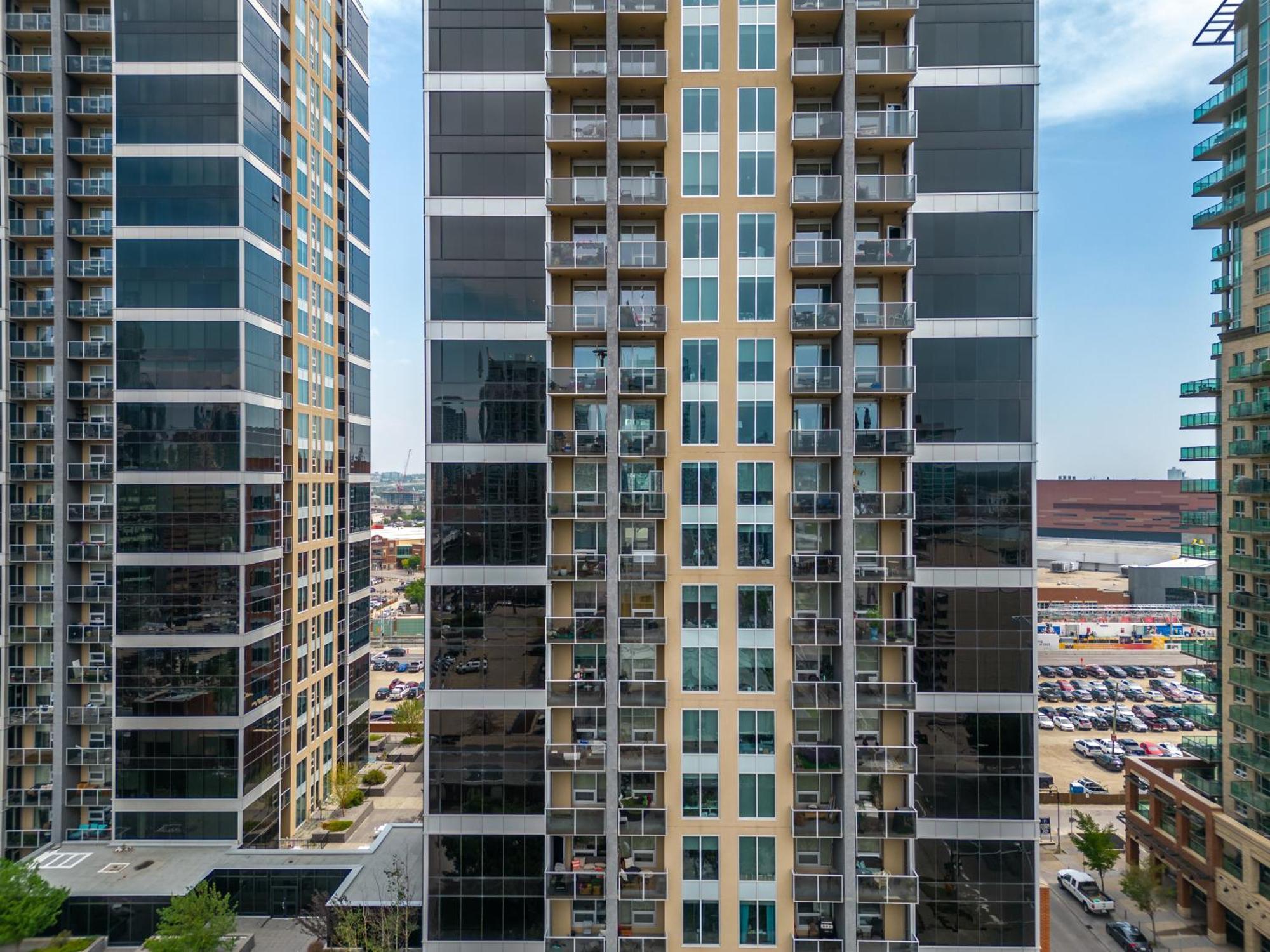 City Centre Retreat - 1Br Condo With Desk 卡加利 外观 照片